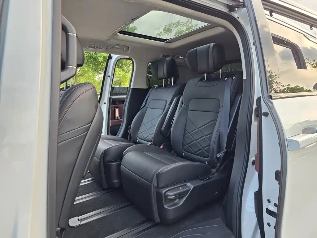 GAC Motor 传祺E8 PHEV — миниатюра 10
