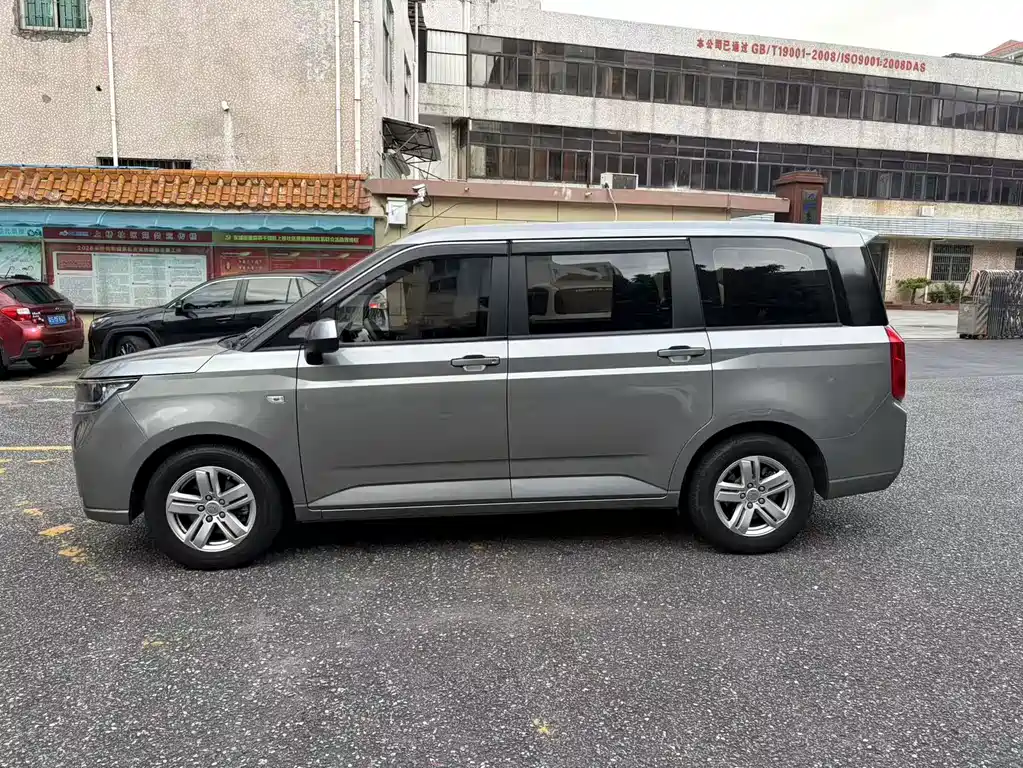 Wuling Hongguang PLUS — миниатюра 8