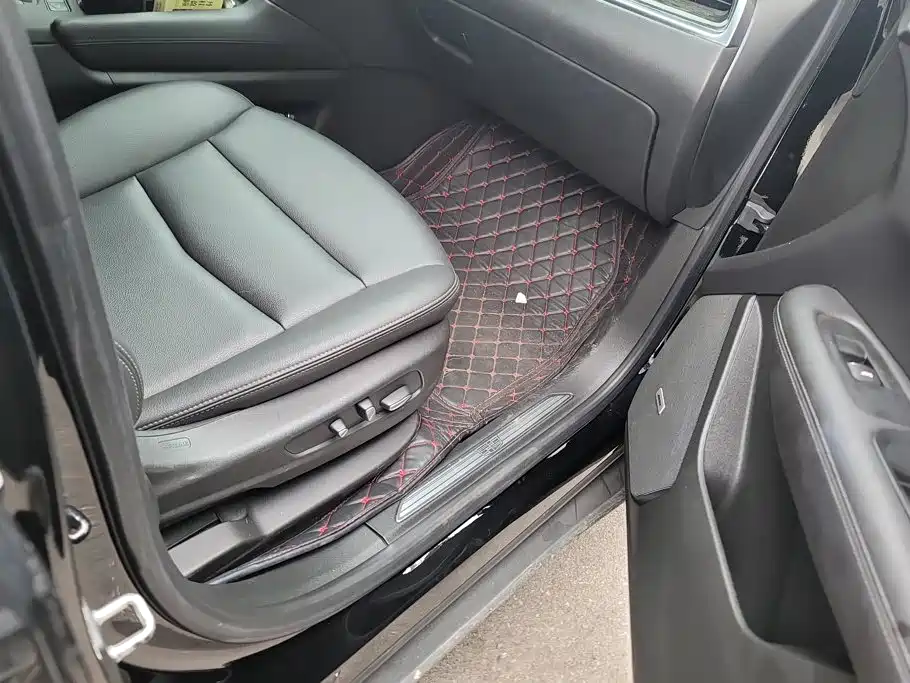 Cadillac XT5 — миниатюра 8