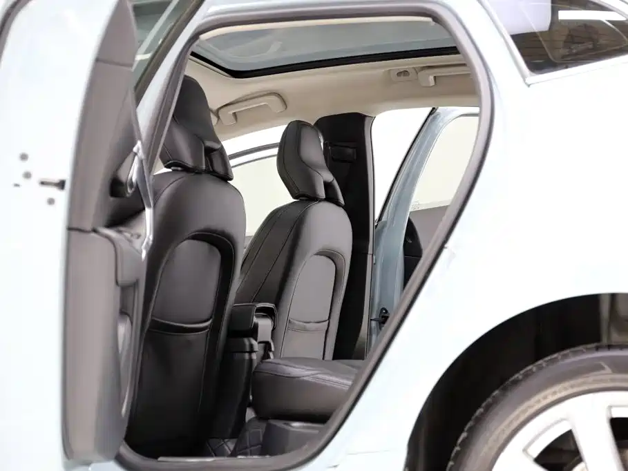 Volvo V40 — миниатюра 6
