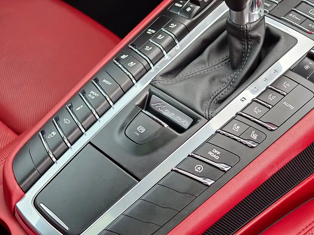 Porsche Macan — миниатюра 12