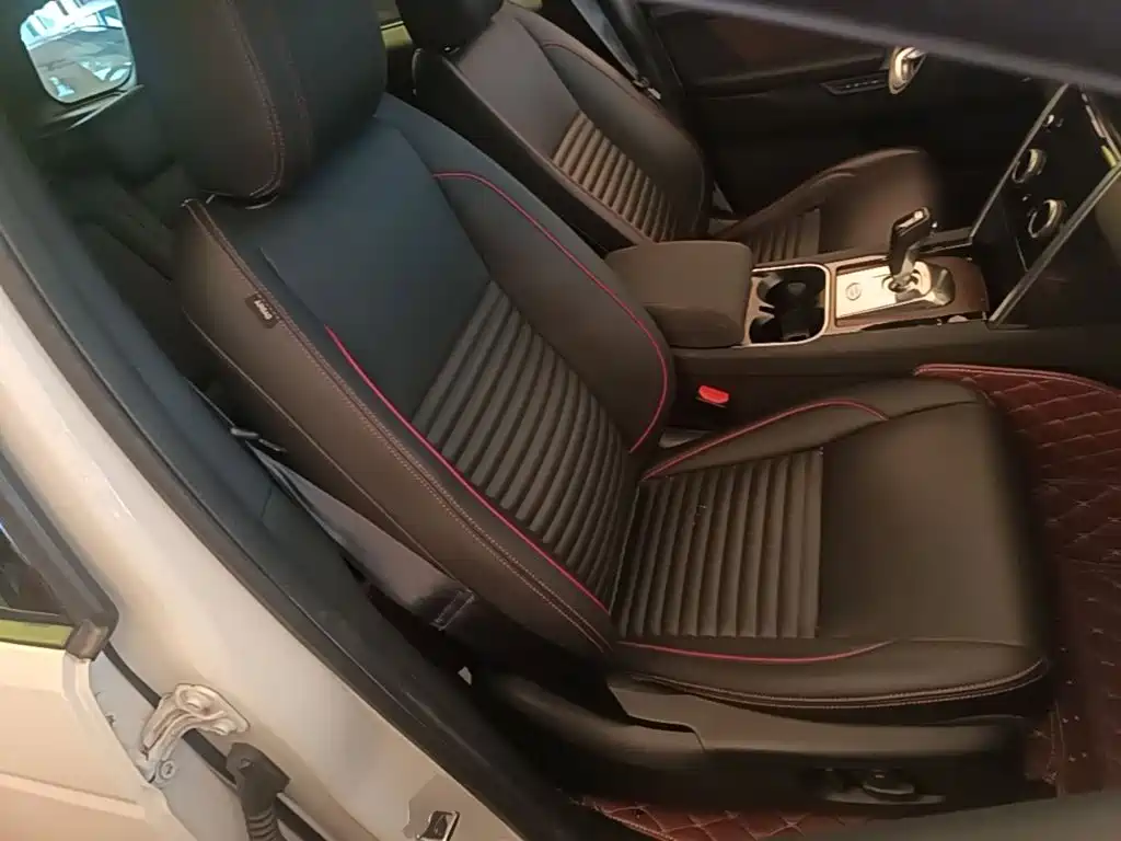 Land Rover Discovery Sport Hybrid — миниатюра 25