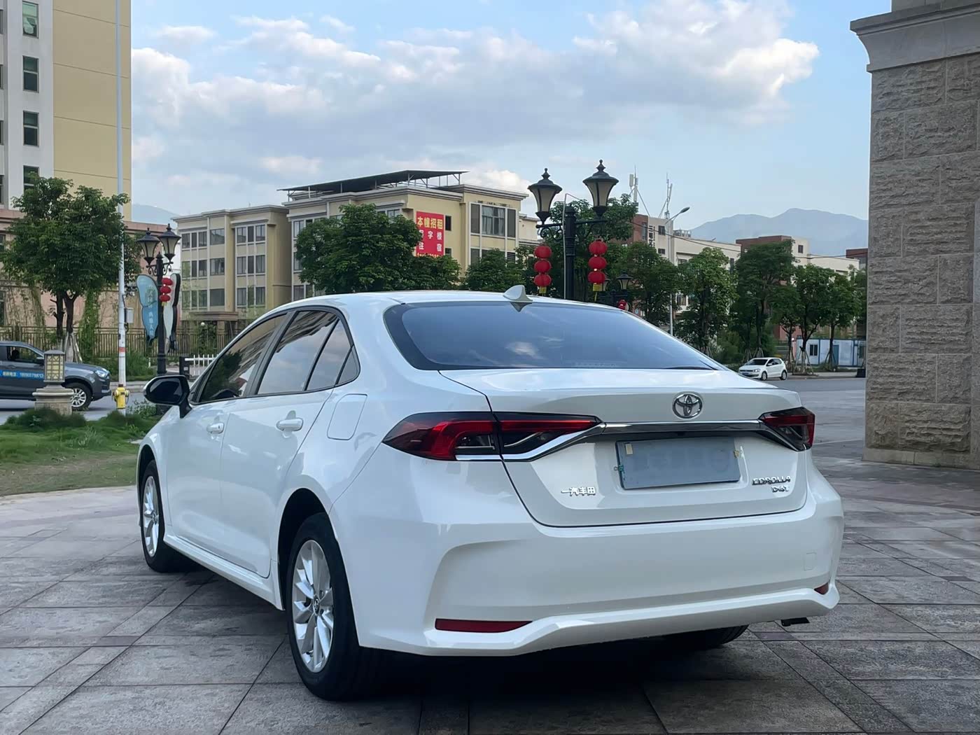Toyota Corolla 1.2 л 2022 г. Белый, пробег 44000 км