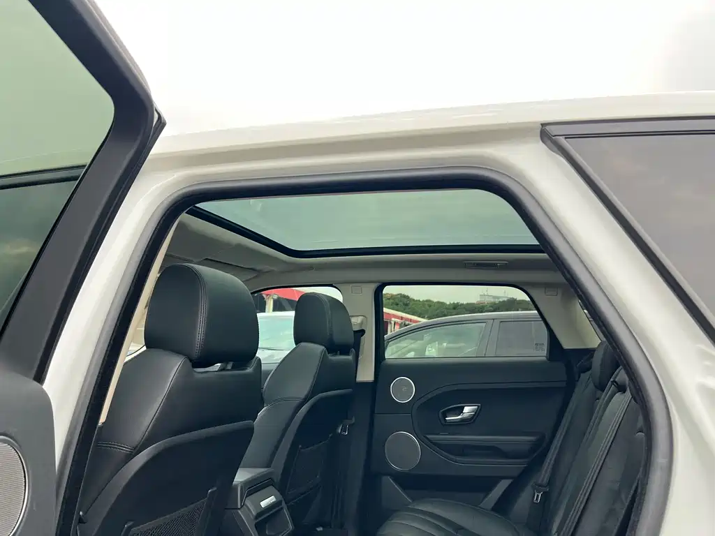Land Rover Evoque (Import) — миниатюра 13