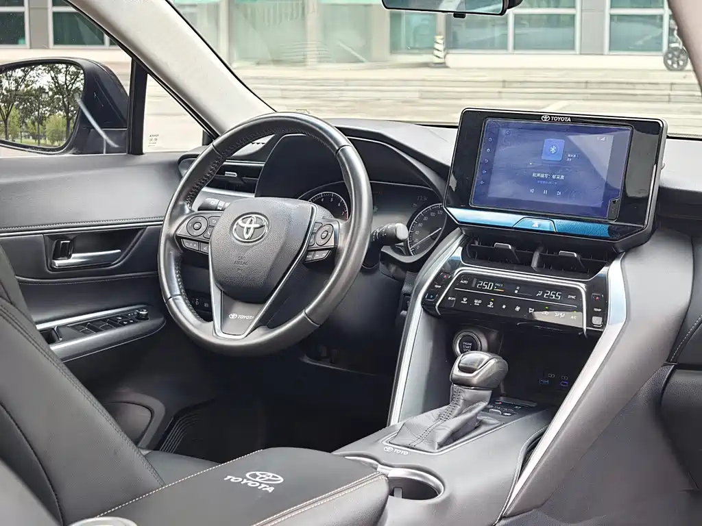 Toyota Harrier — миниатюра 12
