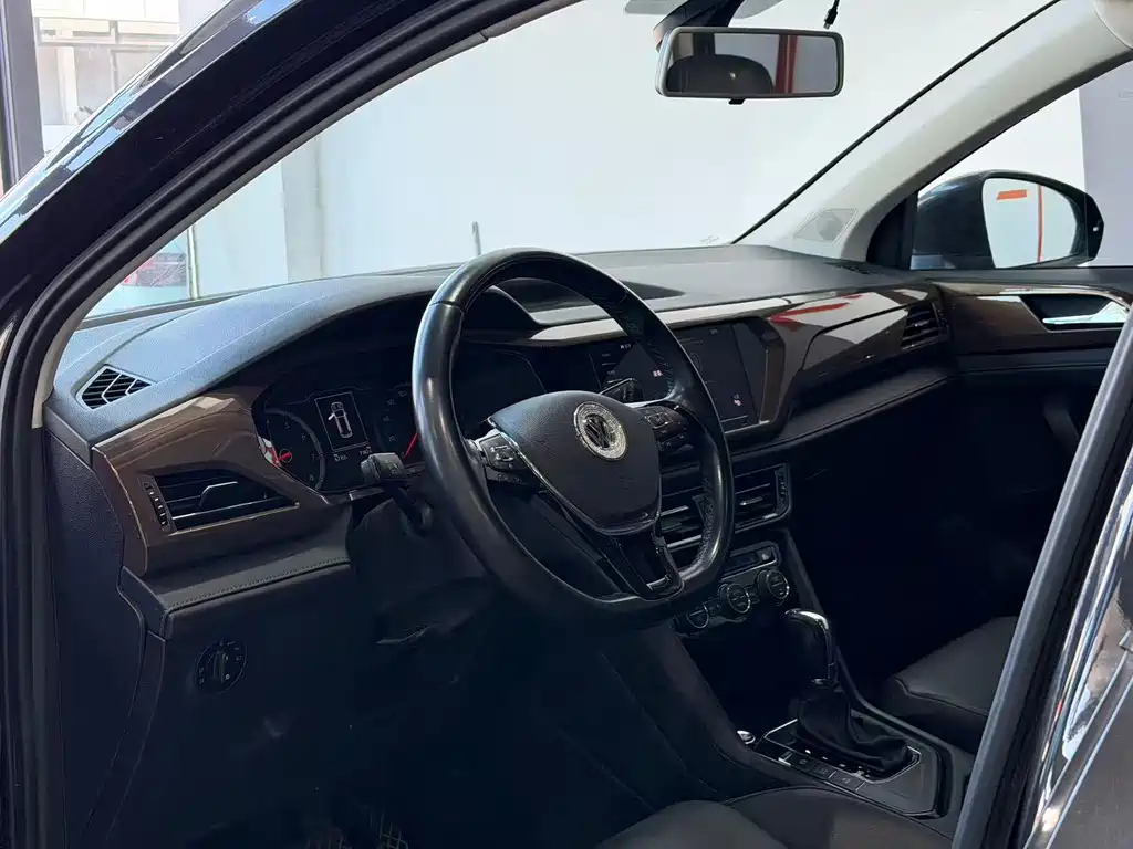 Volkswagen Tharu — миниатюра 9