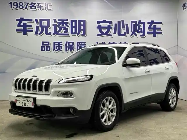 JEEP FREE LIGHT 2017