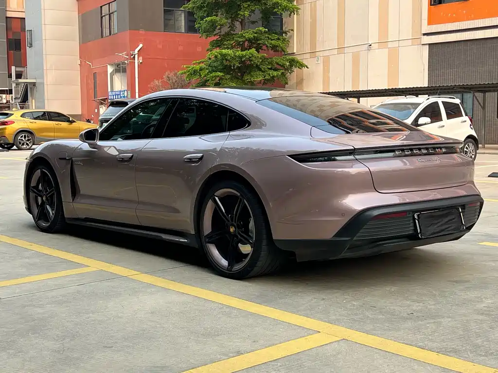 Porsche Taycan — миниатюра 3