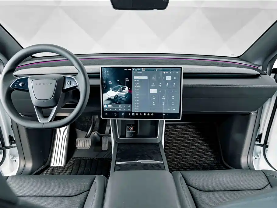 Tesla Model Y — миниатюра 12