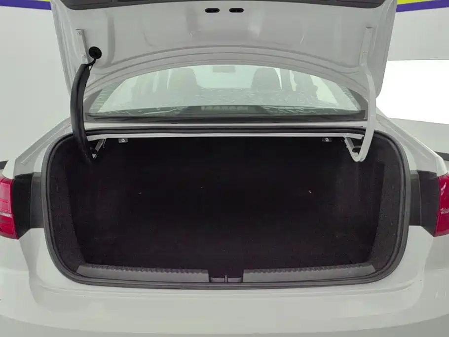 Volkswagen Sagitar — миниатюра 4