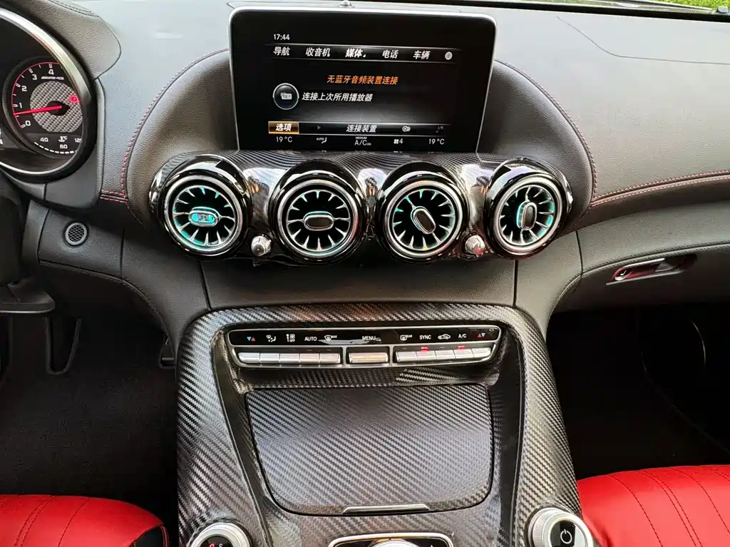 MERCEDES-BENZ AMG GT