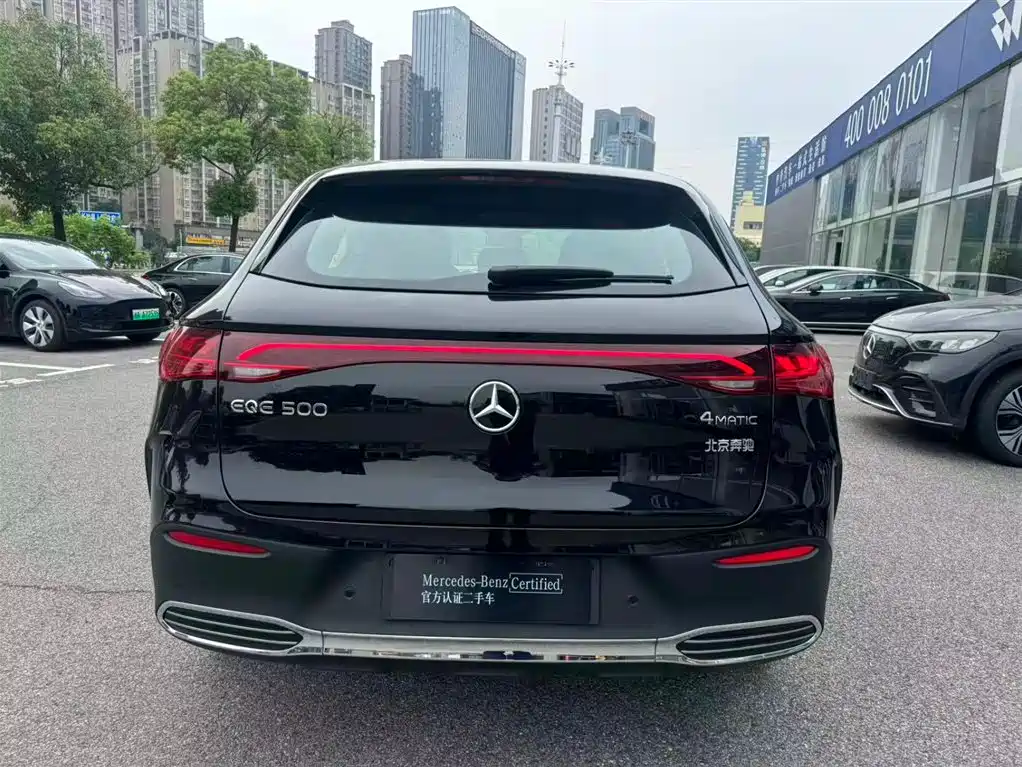 Mercedes-Benz EQE SUV — миниатюра 4