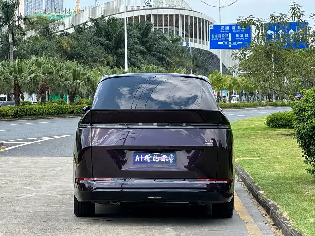 XPeng X9 — миниатюра 5