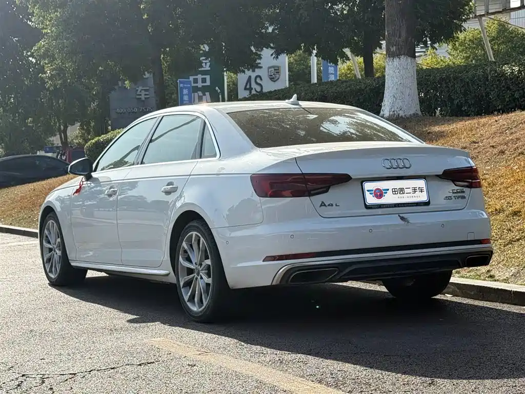 AUDI A4L