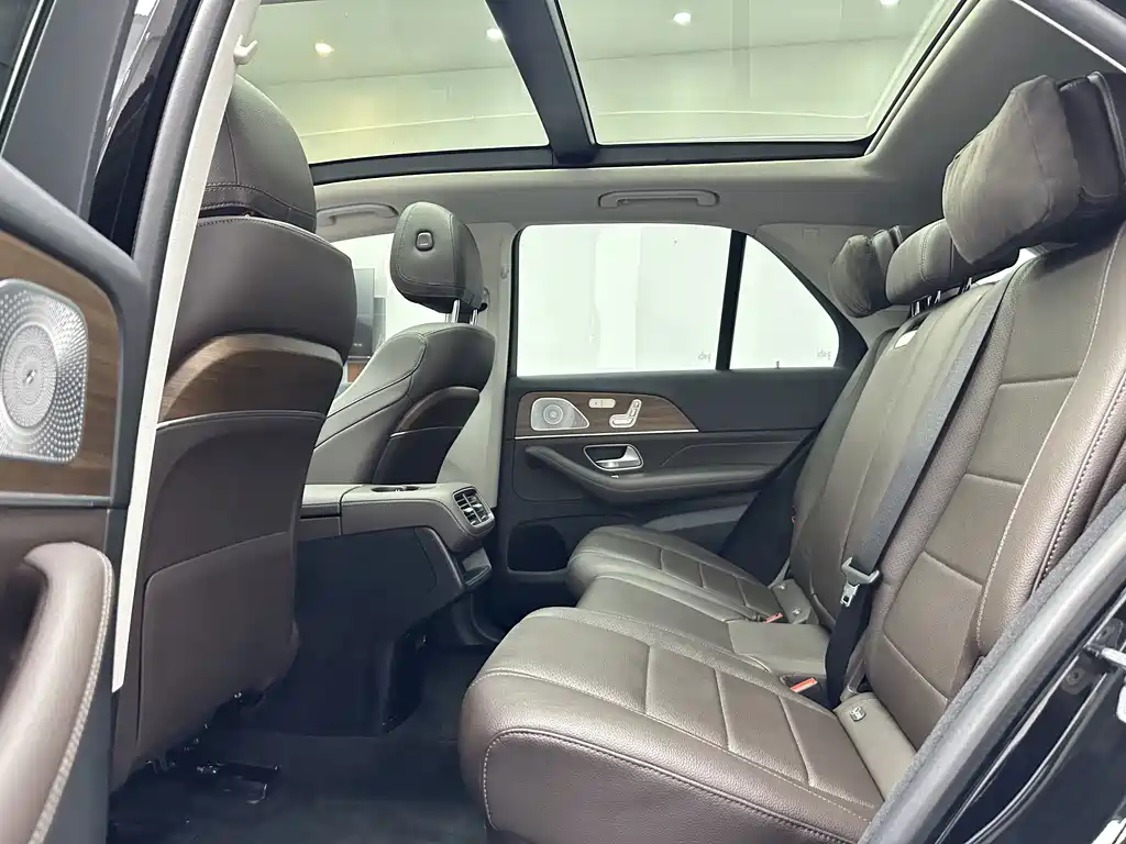 Mercedes-Benz GLE (Import) — миниатюра 10