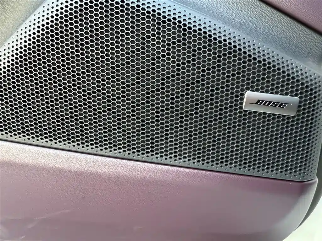 Porsche Macan EV — миниатюра 15