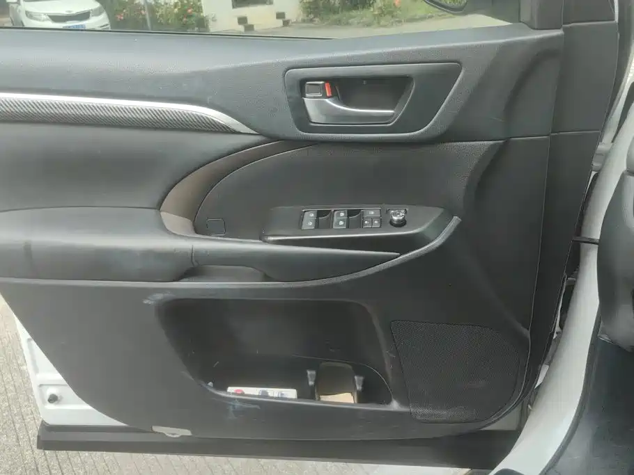 Toyota Highlander — миниатюра 7