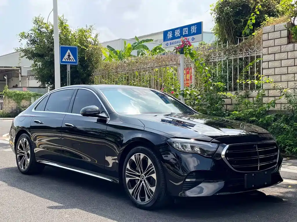 Mercedes-Benz E-Class — миниатюра 3
