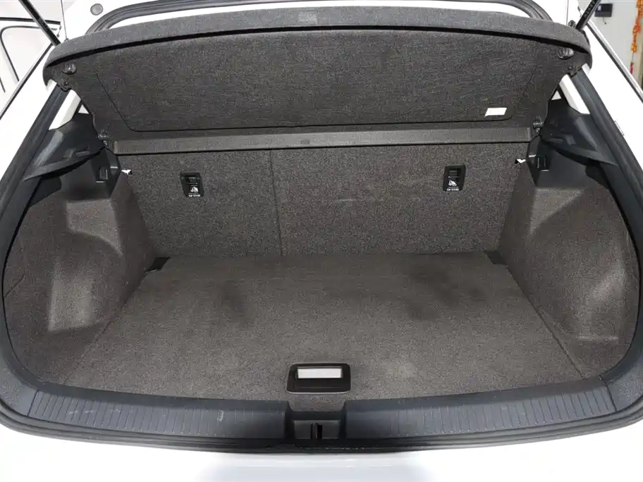 VOLKSWAGEN T ROC EXPLORING SONGS