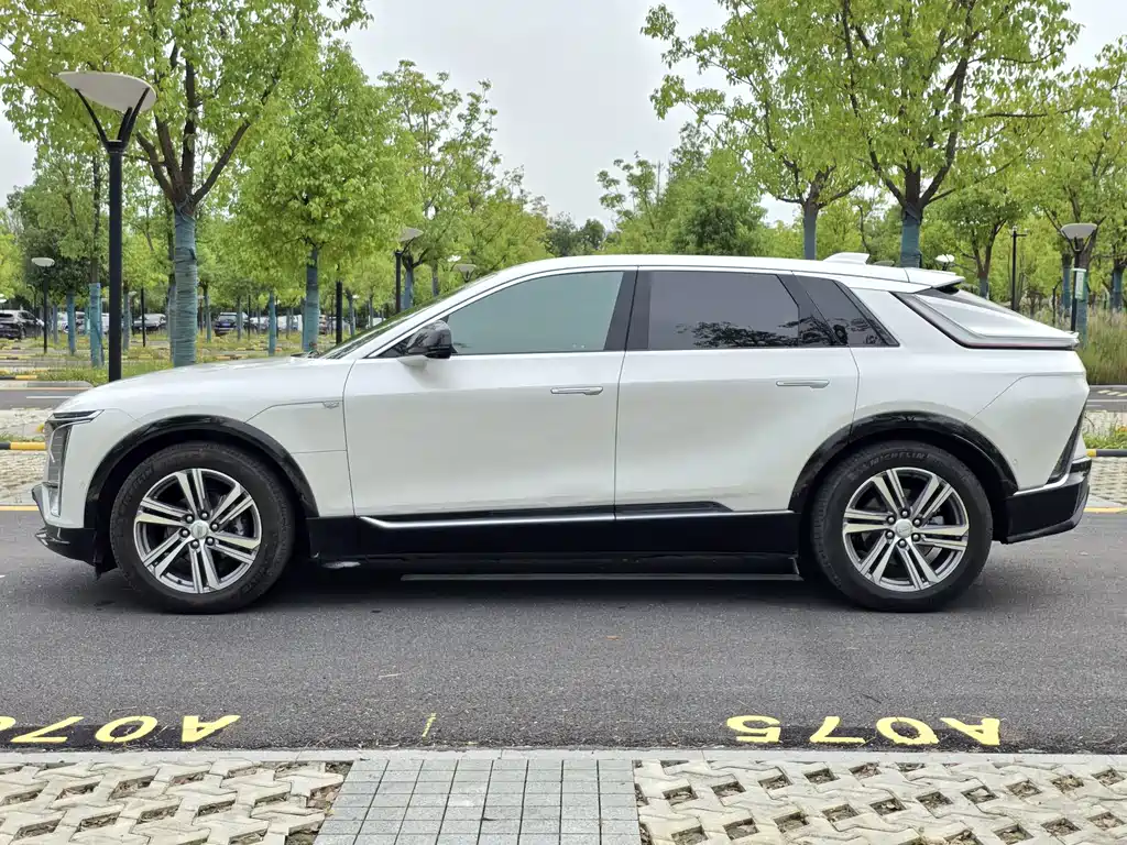 Cadillac Lyriq — миниатюра 7