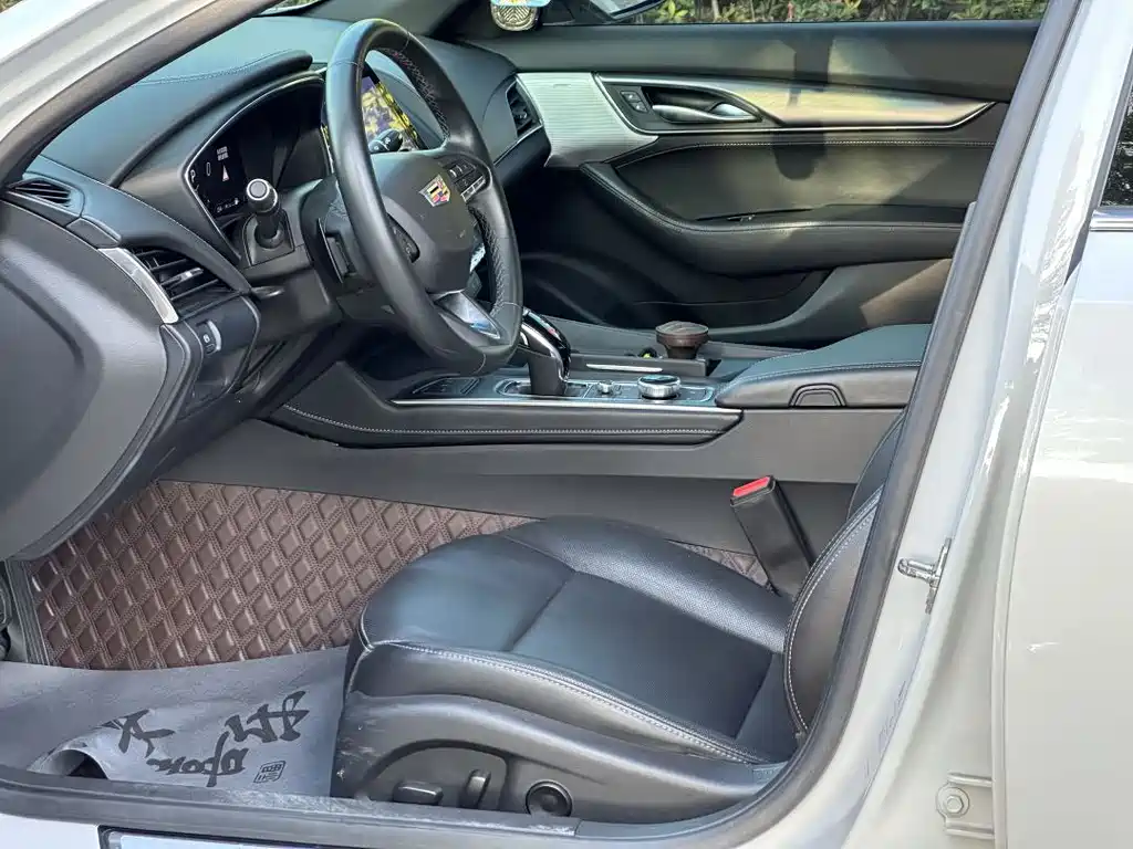 Cadillac CT5 — миниатюра 4