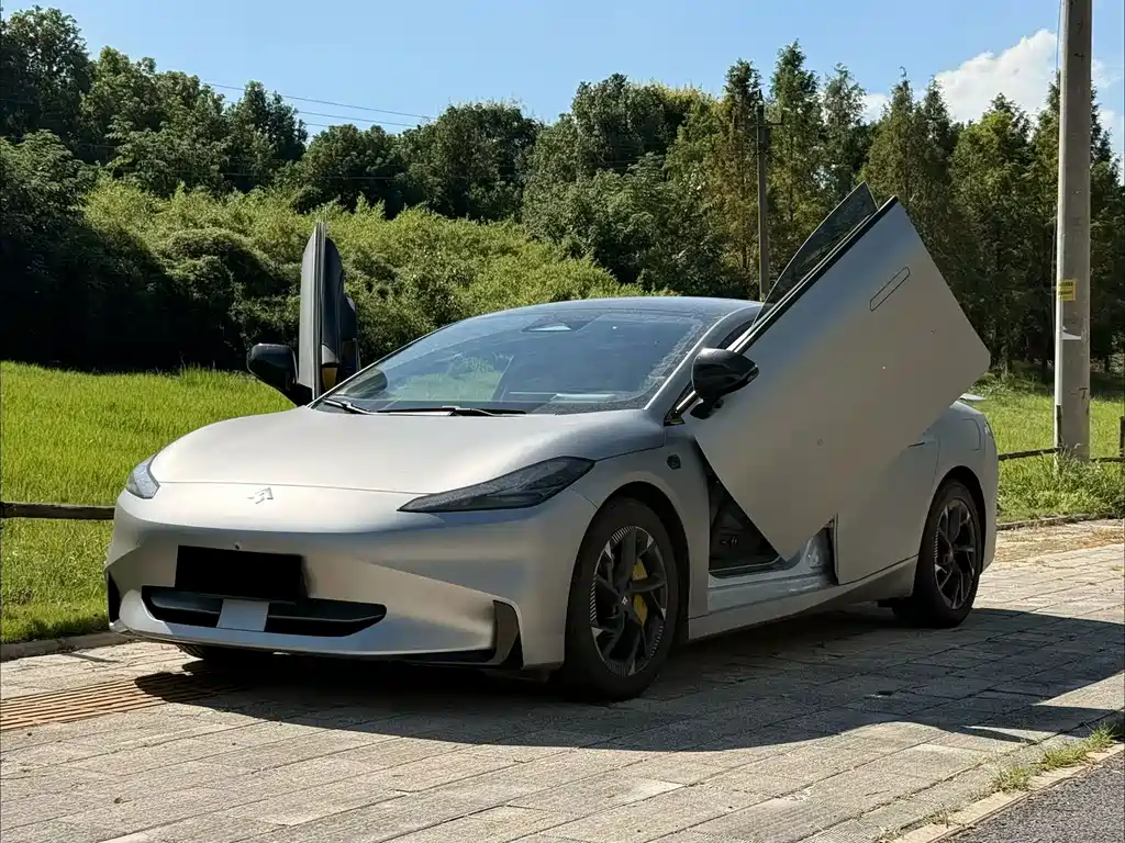 Hyper GT