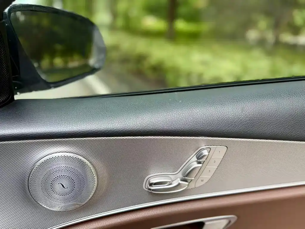 Mercedes-Benz E-Class (Import) — миниатюра 9