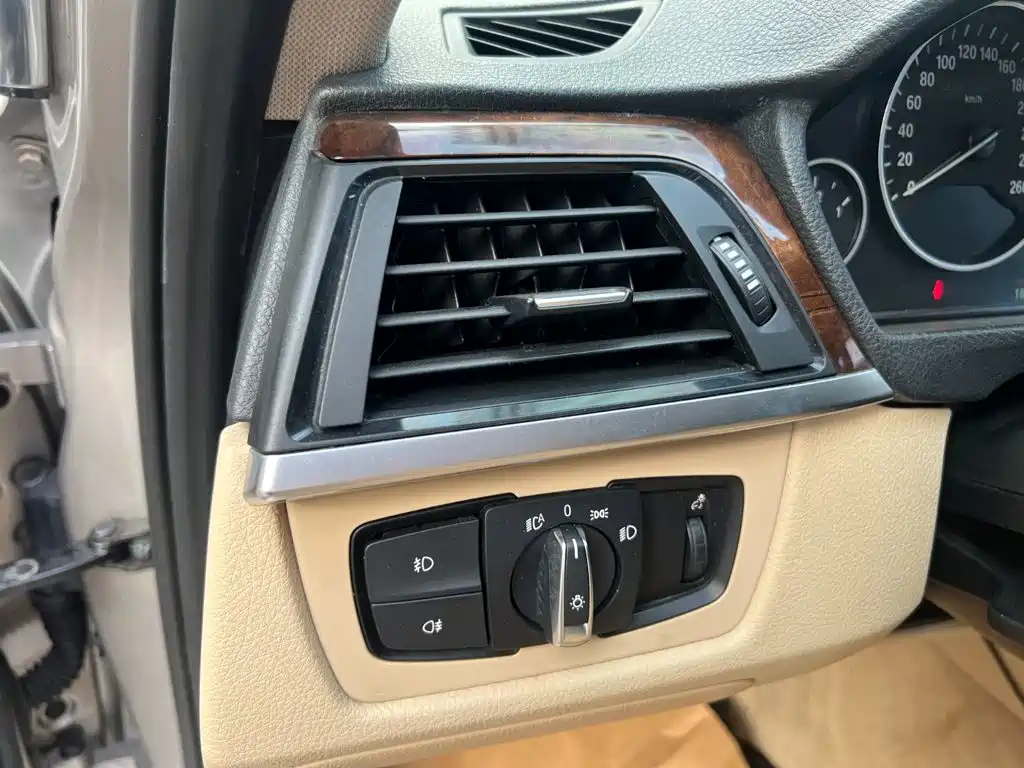 BMW 3 Series — миниатюра 8