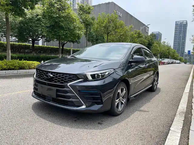 Chery Arrizo 5