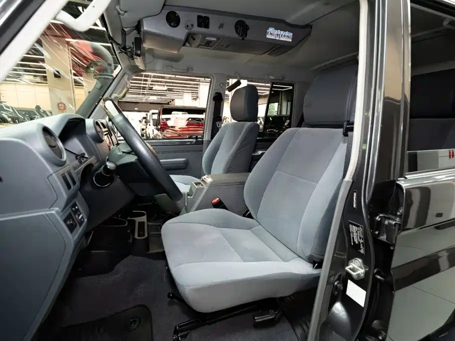Toyota Land Cruiser — миниатюра 6