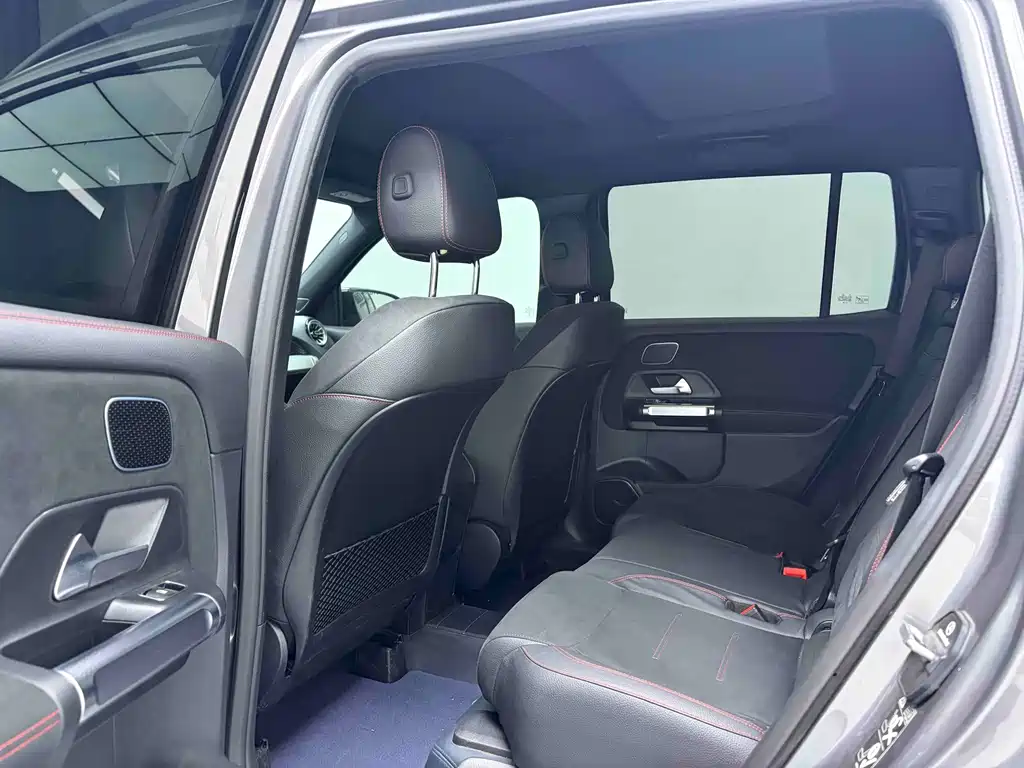 Mercedes-Benz GLB AMG — миниатюра 5
