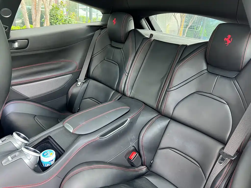 Ferrari GTC4Lusso — миниатюра 7
