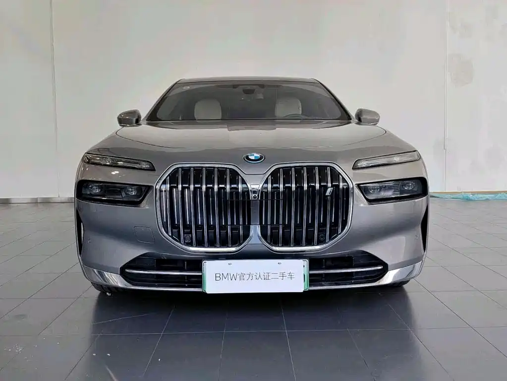 BMW i7 — миниатюра 2