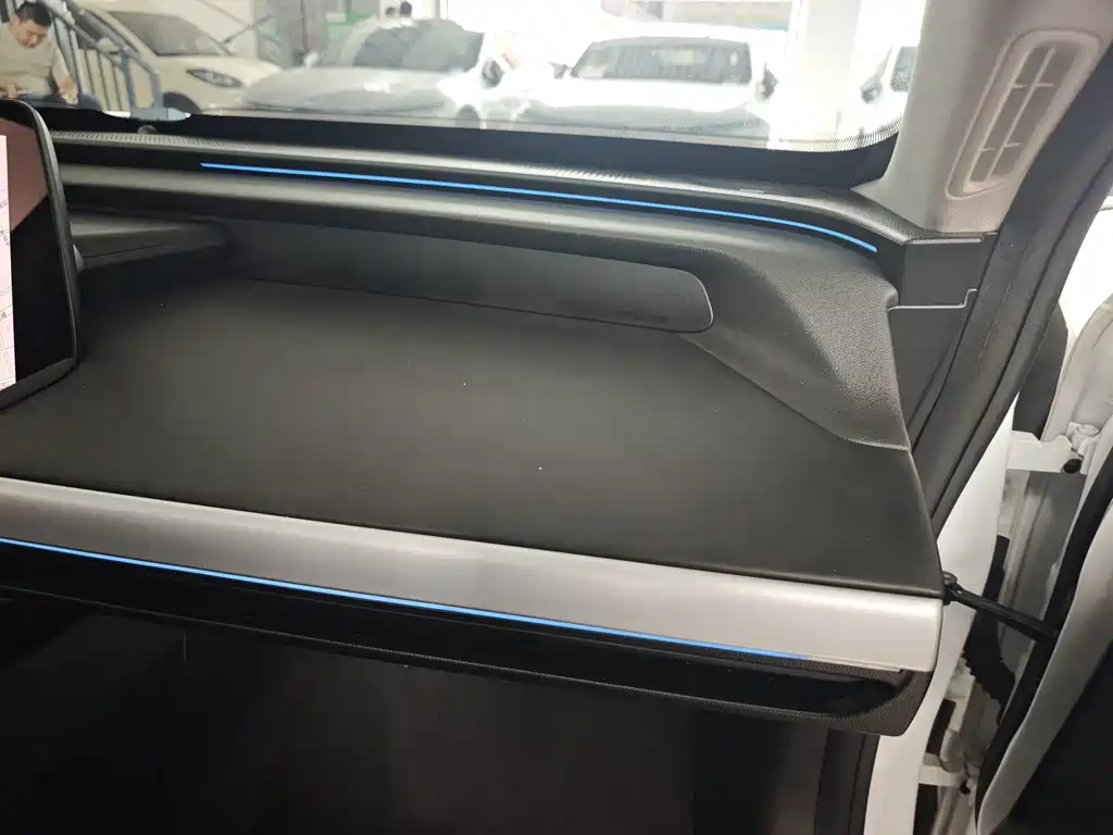 XPeng P7 — миниатюра 12