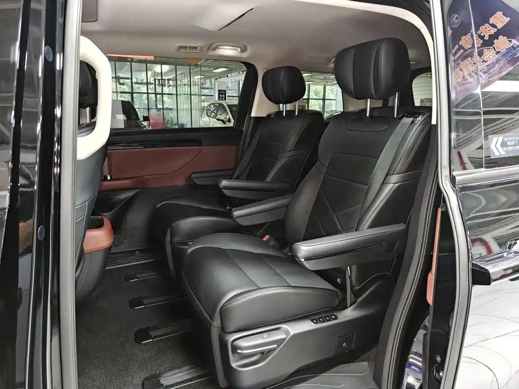 GAC Motor 传祺E8 PHEV — миниатюра 17