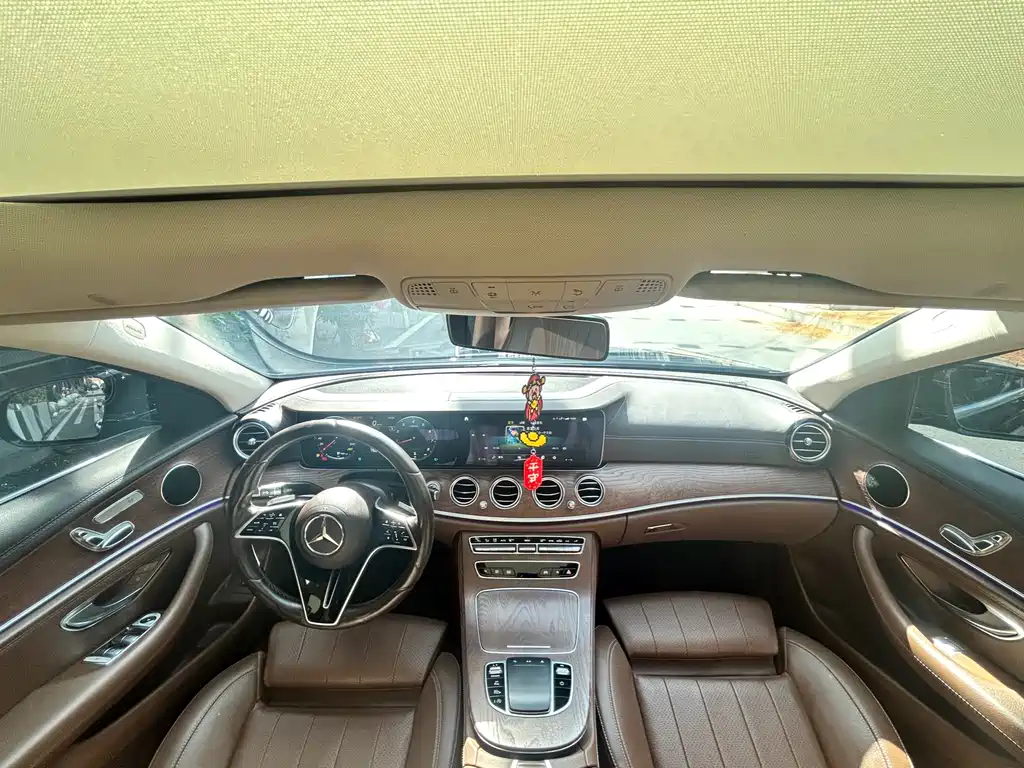 Mercedes-Benz E-Class — миниатюра 15