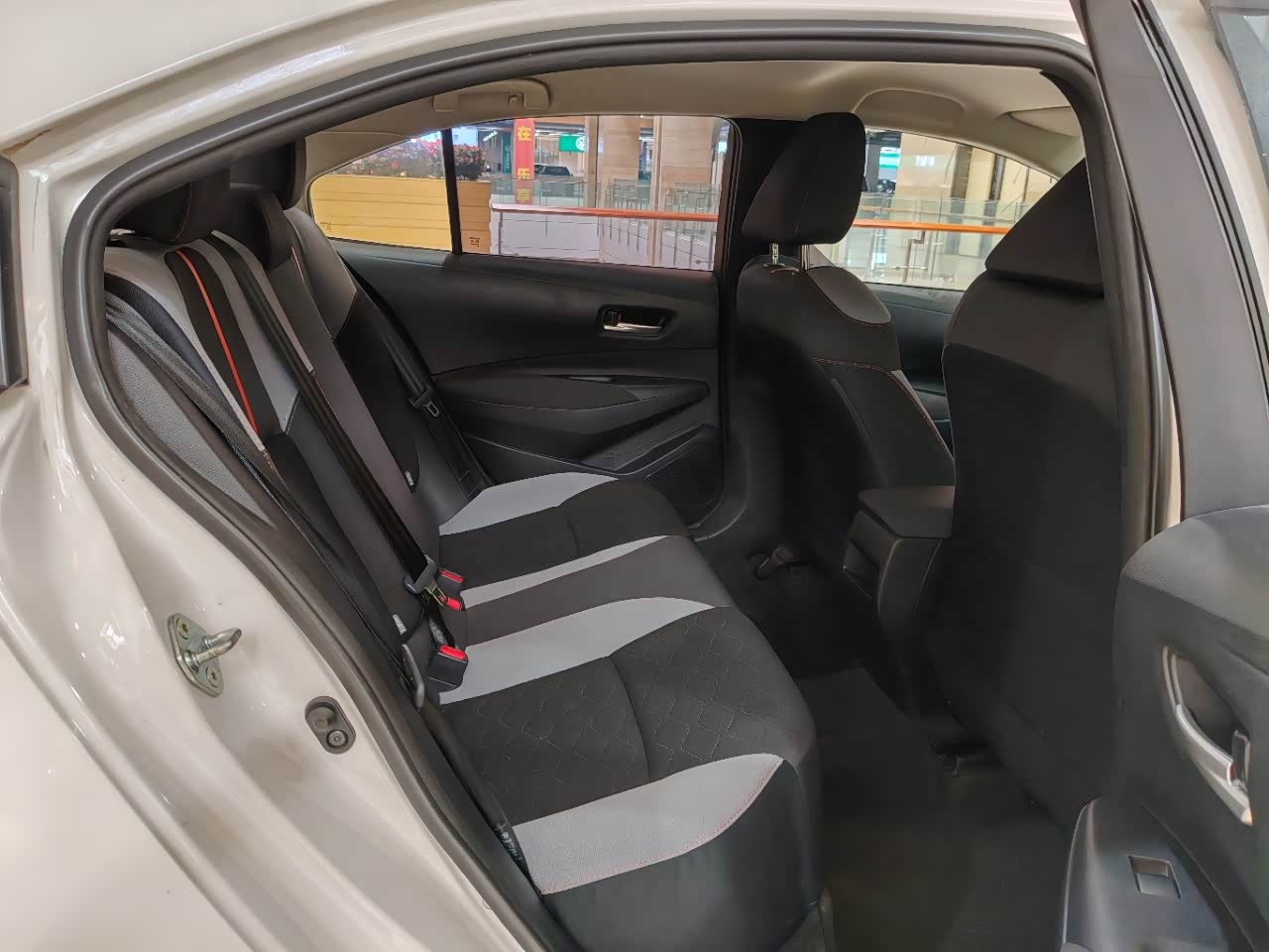 Toyota Corolla 1.2 л 2024 г. Белый, пробег 41000 км
