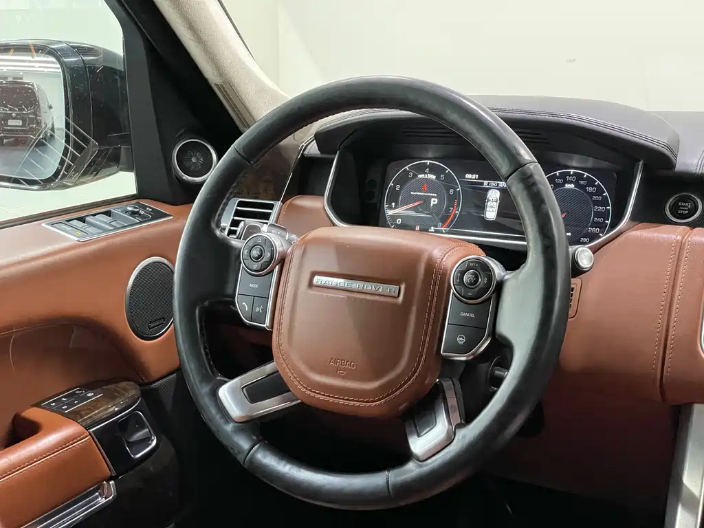 Land Rover Range Rover — миниатюра 17