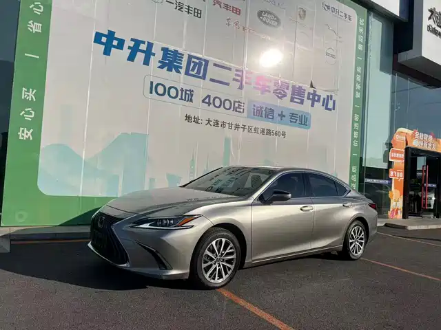 LEXUS ES 2024