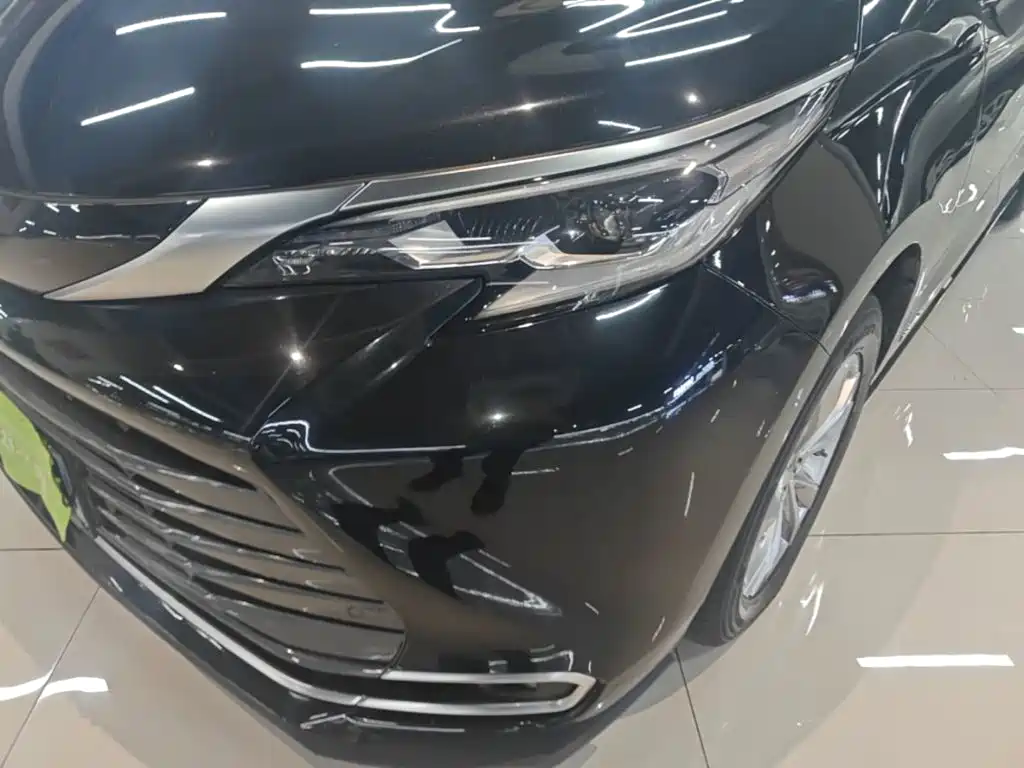 Toyota Sienna — миниатюра 24