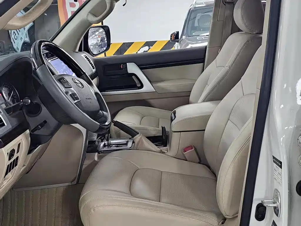 Toyota Land Cruiser — миниатюра 8