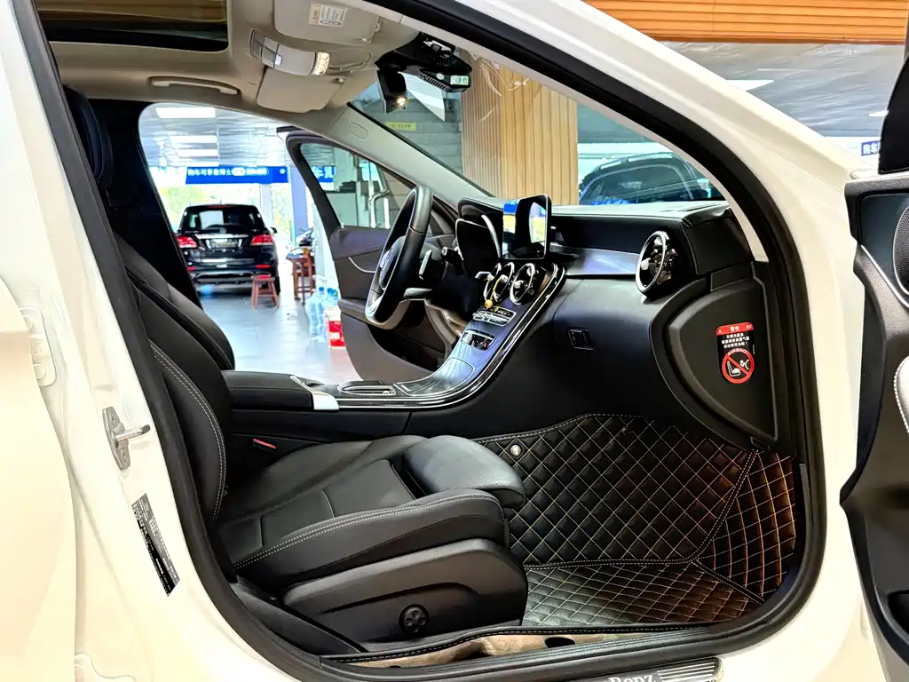 Mercedes-Benz C-Class — миниатюра 17