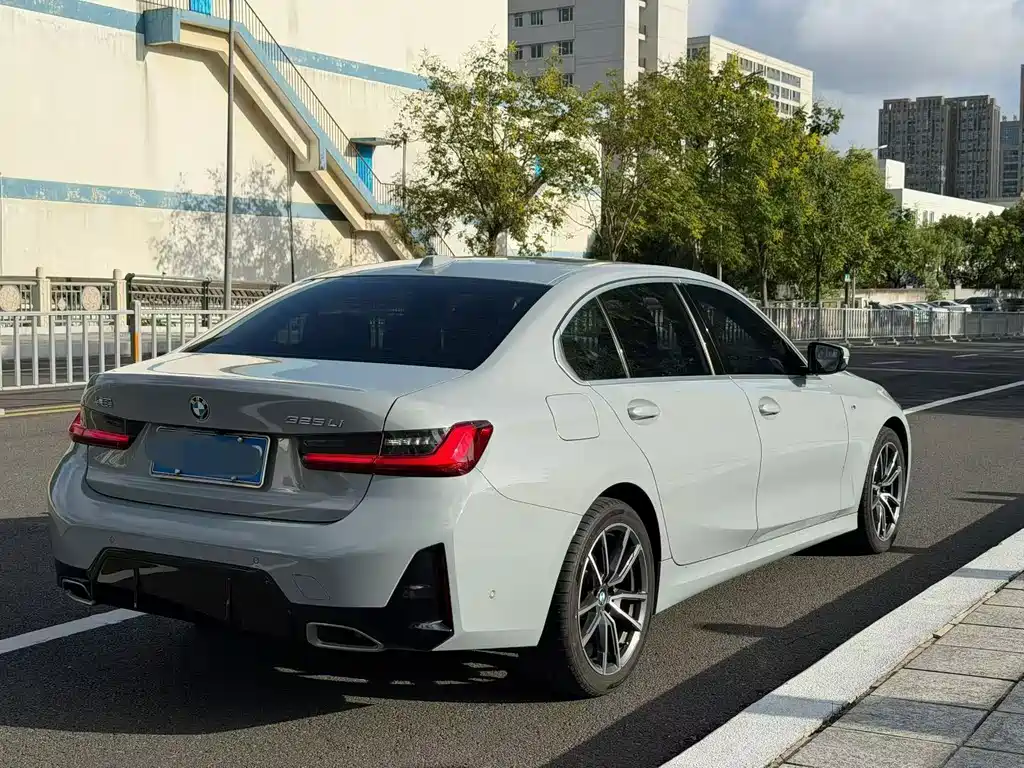 BMW 3 Series — миниатюра 9