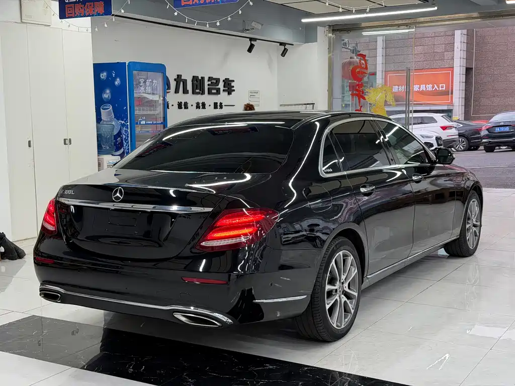 Mercedes-Benz E-Class — миниатюра 9