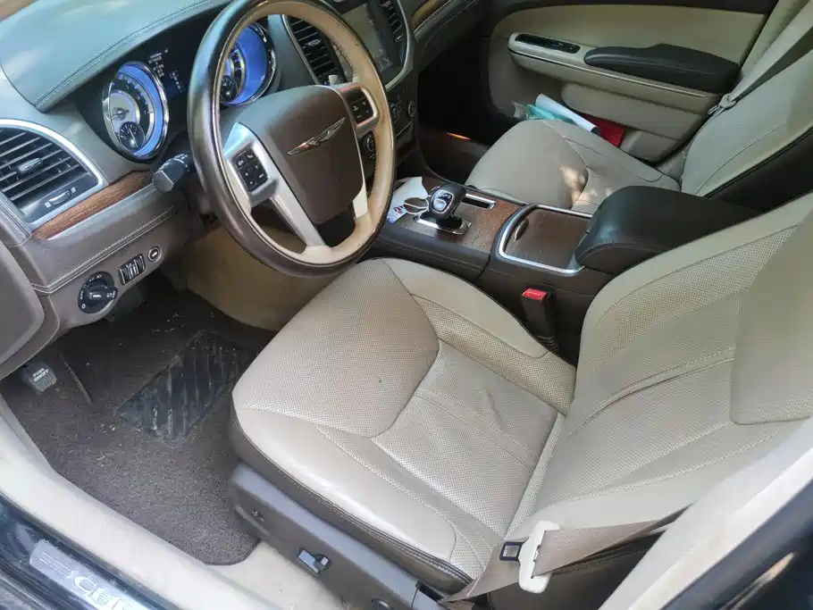 Chrysler 300C — миниатюра 9