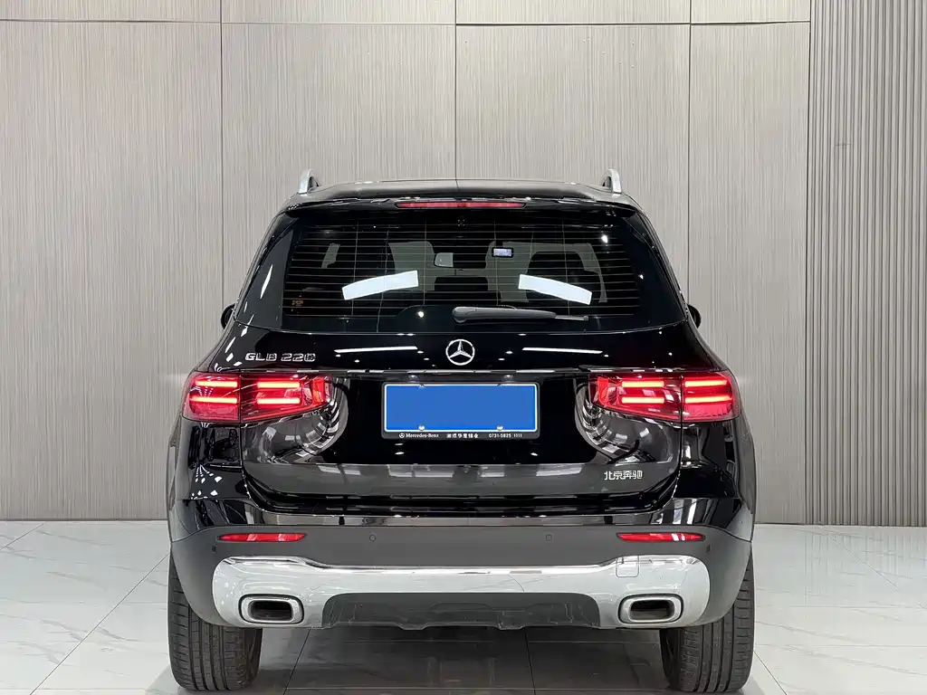 MERCEDES-BENZ GLB