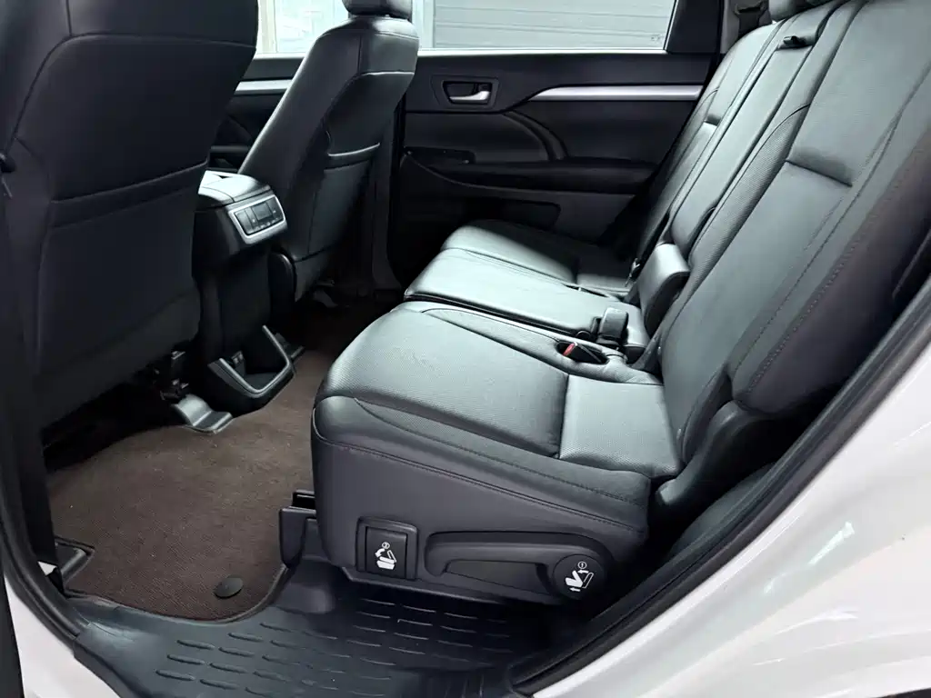 Toyota Highlander — миниатюра 11