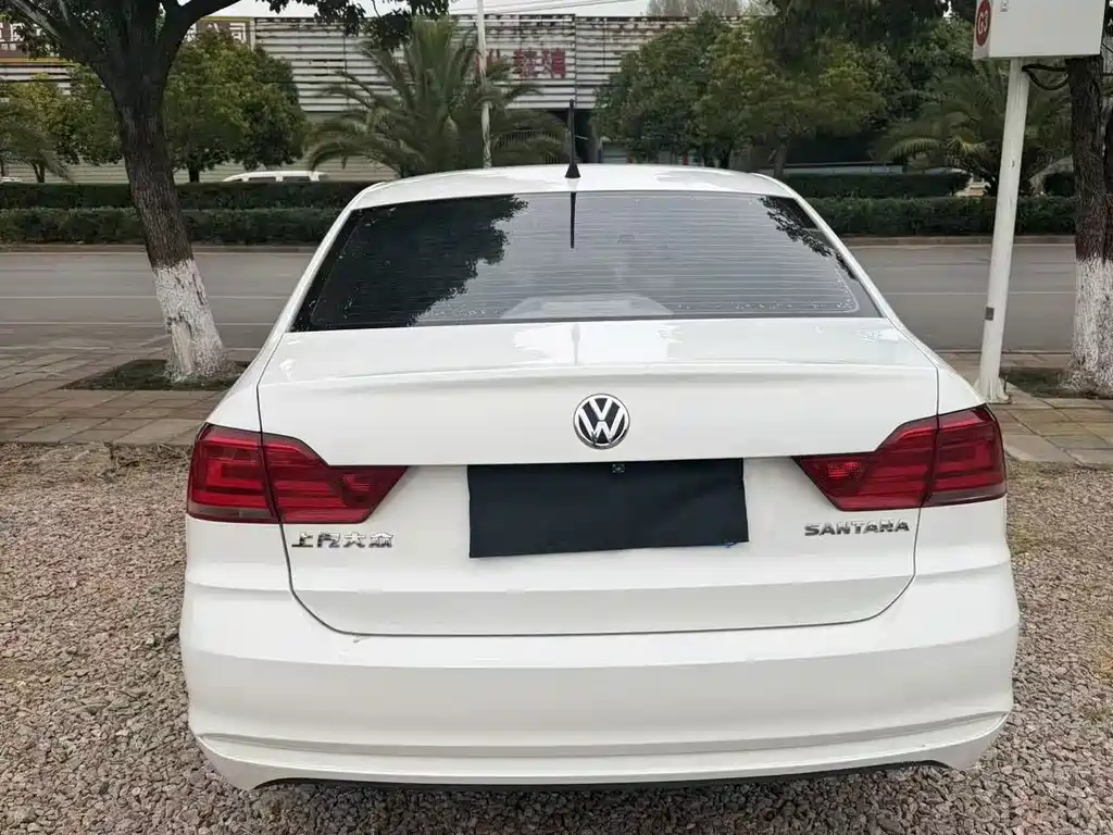 VOLKSWAGEN SANTANA