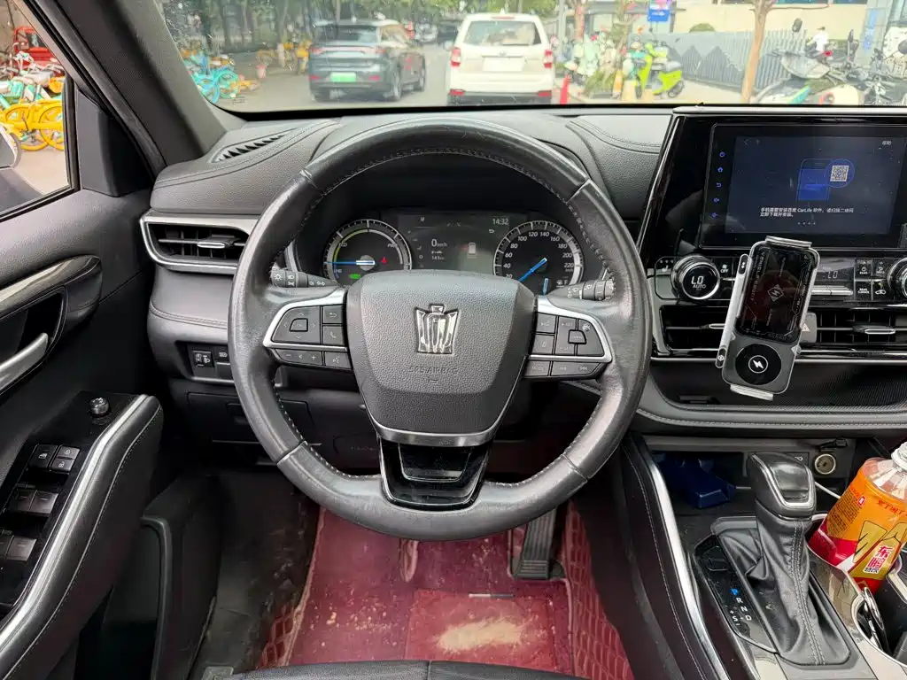 Toyota Crown Kluger — миниатюра 14