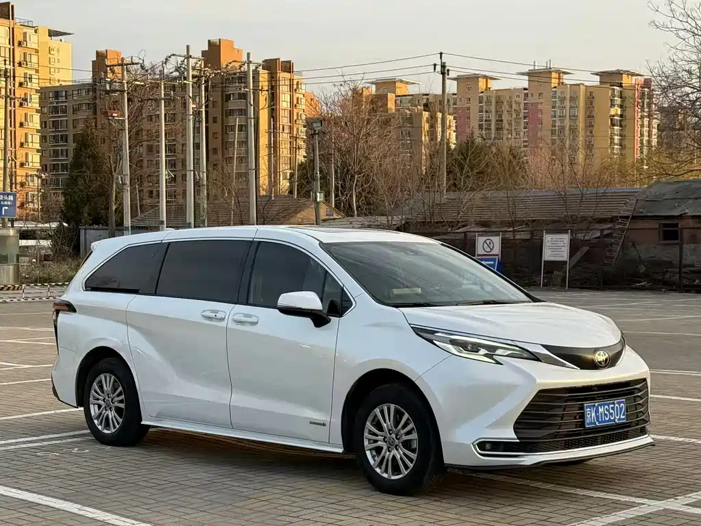 TOYOTA SIENNA